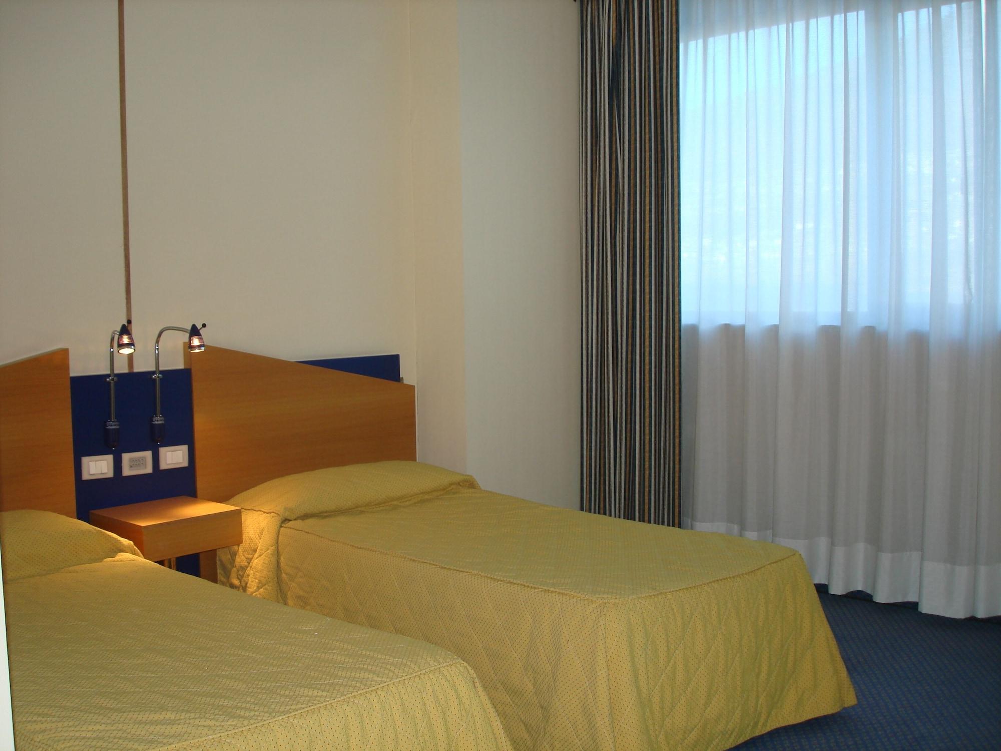 Hotel Express Aosta East Pollein Esterno foto