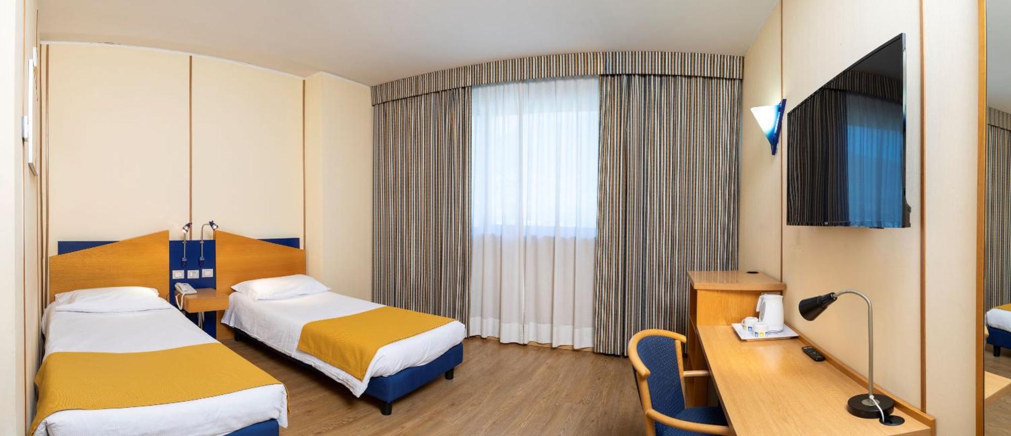 Hotel Express Aosta East Pollein Esterno foto