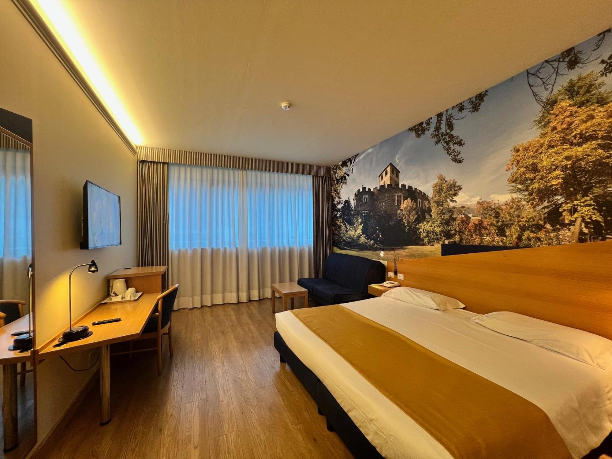 Hotel Express Aosta East Pollein Esterno foto