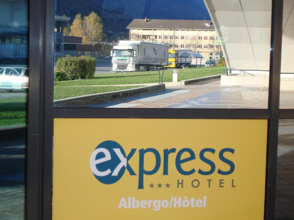 Hotel Express Aosta East Pollein Esterno foto
