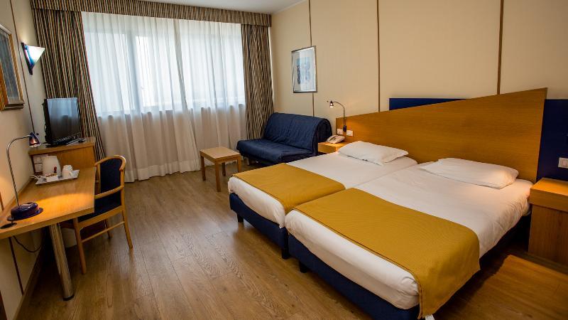 Hotel Express Aosta East Pollein Esterno foto