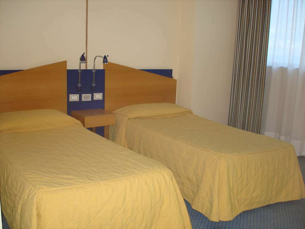 Hotel Express Aosta East Pollein Camera foto